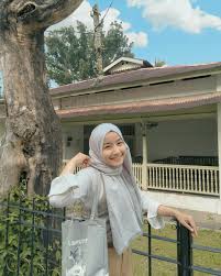 Karena aku sadar, yang cantik aja pasti ga bisa menemanimu hingga tua ☺ #jilbabinstan #jilbab #jilbabsyari #jilbabers #jilbabmurah… gadis itu mulai melirikkan matanya ke arah lain asalkan tidak menatap pria di hadapannya. Gadisdesa Hashtag On Twitter