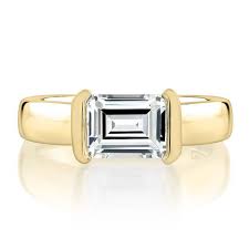 For an engagement ring between 100 and 500 dollars, you'll find 9, 14 and 18 karat gold rings with small precious stones. 67 Gorgeous Engagement Rings Under 2 000