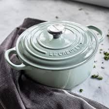 Le Creuset Round Dutch Oven 2 75 Qt Sur La Table Le Creuset Dutch Oven Le Creuset Creuset