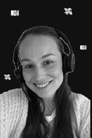 Rebecca Engelke's Instagram, Twitter & Facebook