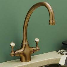 The Antique Bronze Finish On The Perrin And Rowe 4320 Etruscan Kitchen Tap Looks Amazing And Gives Your Kitchen A Real Tradional L Kitchen Taps Sink Brass Tap