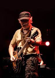 Potret Sang Maestro Iwanfals Iwan Fals Jadi Bintang Di Arena Maxi Yamaha Day 2018 Di Pantai Losari Makassarsabtu 21 4 2018 Tokoh Sejarah Konser Foto Lucu