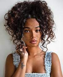 The Prettiest Curly Hairstyles For Long Hair To Recreate Now Long Curly Hair Curly Hair Styles Long Hair Styles