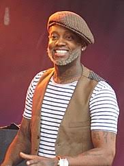 Le fait d'avoir des tonnes de vues sur votre vidéo peut faire en sorte que votre chaîne atteigne un public plus large, car des vues élevées sur youtube seront des. List Of Most Viewed French Music Videos On Youtube Wikipedia