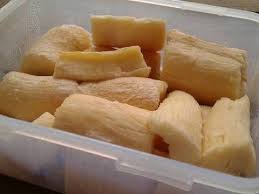 Buka wadah dan sajikan tape singkong. Membuat Sendiri Tape Singkong Homemade