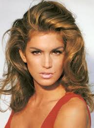 Elvis Presley S Hairstylist Spills The King S Secrets La Forme En Plus Angelinajolie Beautifulcelebrities 2020 90lar Saci Cindy Crawford 90lar Modelleri