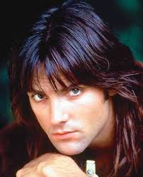 Michael Praed ❤️... Angielski aktor, odtwórca roli Robin Hood'a w serialu  "Robin z Sherwood". 84' 🙂