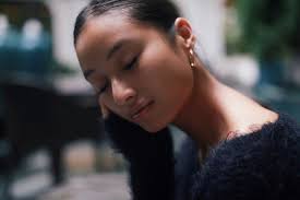 Vẻ đẹp điện ảnh của con gái đạo diễn gốc Việt thành công nhất thế giới