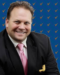 Gina Judd's Instagram, Twitter & Facebook