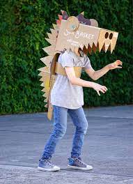 A great tutorial for diy dinosaur tails which you will love to make and the kids will love to wear! Pin Auf Fasching Und Party Ideen