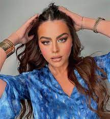 قبل إعلانها استعدادها الظهور عارية وحينما كانت مجرد سيدة أنجبت 8 توائم، نظر الكثير من العرب لنادية سليمان على انها حققت إنجازاً كبيراً لكن وبعد تصريحها الأخير يرى متابعون ان العراقيين والفلسطينيين سيكونون أول من سيعلن تبرؤه من نادية سليمان مرة والى الأبد. Qyyzqoirkzasdm