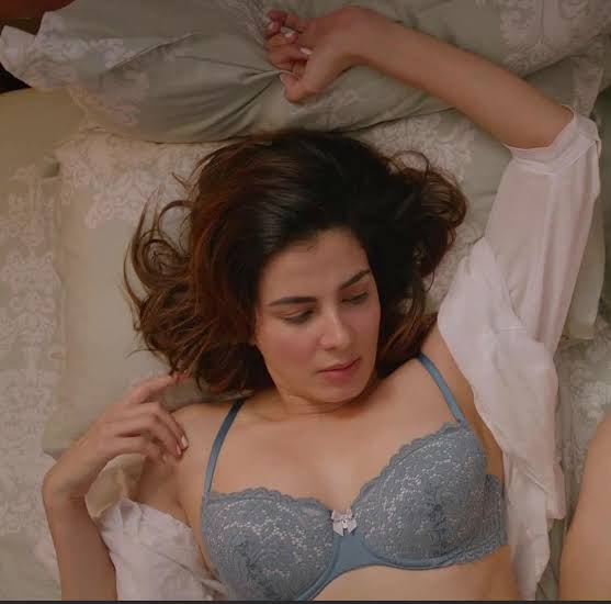 Kirti Kulhari bra photo