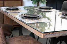 Table basse et d'appoint sur gifi.fr ✅ tout l'équipement et la décoration dont vous avez besoin pour votre intérieur ✅ paiement en 3 fois sans frais. Table A Manger Industrielle Bois Recycle Brut Plaque Verre 180 Cm Koursk Tables A Manger Pier Import