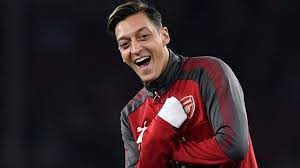 Mesut özil bugünlerde hem türkiye hem almanya'da konuşulmaya devam ediyor. Mesut Ozil Kimdir Maksatbilgi