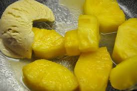 Zwiebeln und kohl darin anschwitzen. Gebratene Ananas Mit Vanilleeis Kochschlager