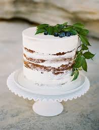 Minimal And Elegant Wedding Inspiration Mit Bildern Moderne Hochzeitstorte Hochzeitstorte Einfach