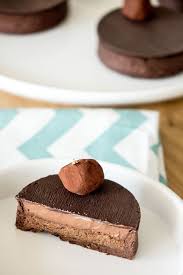 Tartelettes Chocolat Et Praline Croustillant Empreinte Sucree Recette Chocolat Mini Tarte Gateaux Et Desserts