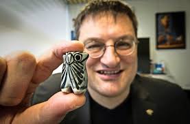 Lieblingsstück von Michael Resch: Die Eule mahnt zur Verantwortung der  Wissenschaft