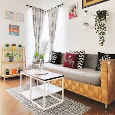 Itulah beberapa contoh model keramik ruang tamu yang sederhana dan minimalis untuk rumah anda sehingga rumah terlihat lebih bersih. Ruang Tamu Cozy Minimalist Novocom Top