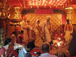 Aishwarya Rai And Abhishek Bachan Wedding Pictures Mehndi Articles Celebrity Weddings Wedding Types Of Wedding Cakes