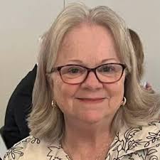 Who can make custom cookies or cupcakes in Richmond, KY?