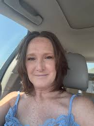 What skincare routine for dry skin do mature women recommend?