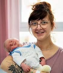 Geburten im SRH-Klinikum Naumburg: Mit Theo klingt das alte Jahr aus