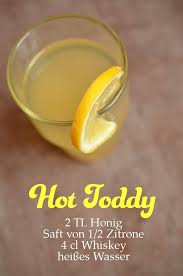 Mit Schnupfen Und Hot Toddy Ab Auf Die Couch R H Eintopf Hot Toddy Erkaltung Hausmittel Hausmittel