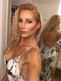 Rebecca Ewing's Instagram, Twitter & Facebook