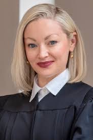 Elizabeth Callanan's Instagram, Twitter & Facebook