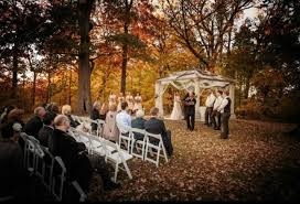 Autumn Wedding At The Grove Redfield Estate In Glenview Illinois Illinois Wedding Venues Chicago Wedding Venues Outdoor Wedding Venues