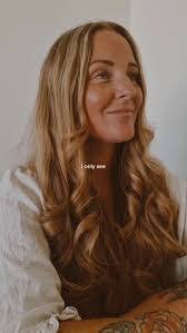 Lisa Coster's Instagram, Twitter & Facebook