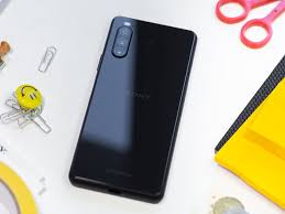 The xperia 10 ii is very lightweight for its size at 151g, and part of the reason is the plastic frame. Sony Xperia 10 Ii Review Vastly Improved But Still Falls Short Nextpit