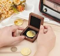 Amazon.com: FINGERINSPIRE Classic Wood Coin Display Case for ...
