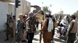 Con la conquista di kabul da parte dei talebani, masʿūd ripiegò nella valle del panjshir, dove ingaggiò una dura resistenza che gli valse il soprannome di leone del panjshir. Ejcl1zmnhfy Sm