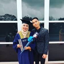 Seorang photojournalist yang selalu mengemaskini pengetahuan tentang gajet & teknologi terbaharu dan masih setia menjadi penulis portal hiburan & gaya hidup sepenuh masa sejak tahun 2007. View Naim Daniel Kecil Png Vocalmaniagallery