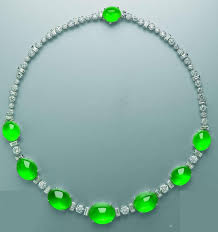 An Important Jadeite Cabochon And Diamond Necklace I Didn T Know Jade Could Look Like This Jewelry Modern Jewelry Beautiful Necklaces