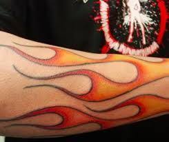 Black And White Flames Tattoo Risultato Immagini Per Flames Tattoo Flame Tattoos Hot Rod Tattoo Tattoos