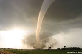 It was an f5 an incredible 1.7 miles wide. A Quelle Vitesse Peuvent Aller Les Tornades Timeo 8 Ans Images Doc