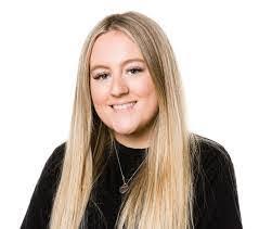 Shannon Wing's Instagram, Twitter & Facebook