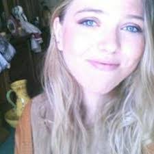 Emily Oakes's Instagram, Twitter & Facebook