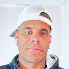 DERRICK MCINTOSH (@dmacCity)