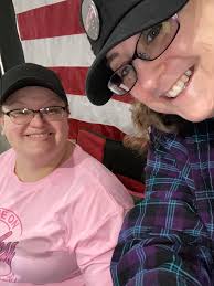 We missed you Pinky! So glad you're feeling better and giving us our Singo  with Pinky fix again! ☮️💜🐾💕💕