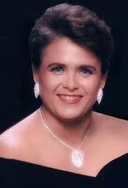 Debra Main's Instagram, Twitter & Facebook