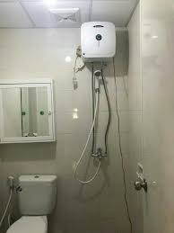 .mandi dpat memanaskan air 3liter dari suhu 30°c menjadi 90°c dalam waktu 9 menit.jika kalor jenis air 4200j/kg c = 4200 j/kgoc. Jual Pemanas Air Water Heater Ariston An 15l 1 Set Pemasangan Di Lapak Makmur Maju Bukalapak
