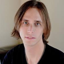 Christopher Kiger (@misterkiger)