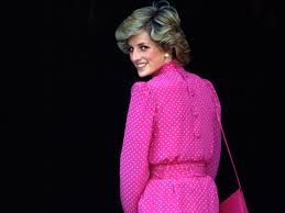 Princess diana in new york to receive her award as humanitarian of the year from henry kissinger at a united cerebral palsy dinner. Princess Diana S Short Haircut In 10 Iconic Vintage Photos British Vogue