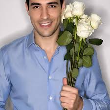 Para mi lo más lindo son las flores en especial las Rosas para un regalo  para decoraciones me traen mucha alegría bendiciones para todos