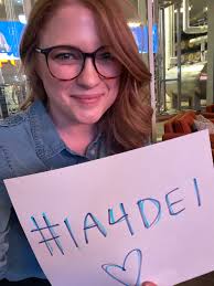 Rachel Wacker (@mybirdiebailey)