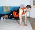 Das kurzhantel flachbankdrücken ist das optimale brustmuskeltraining zu. Brust Ohne Gerate Mit Eigengewicht Trainieren